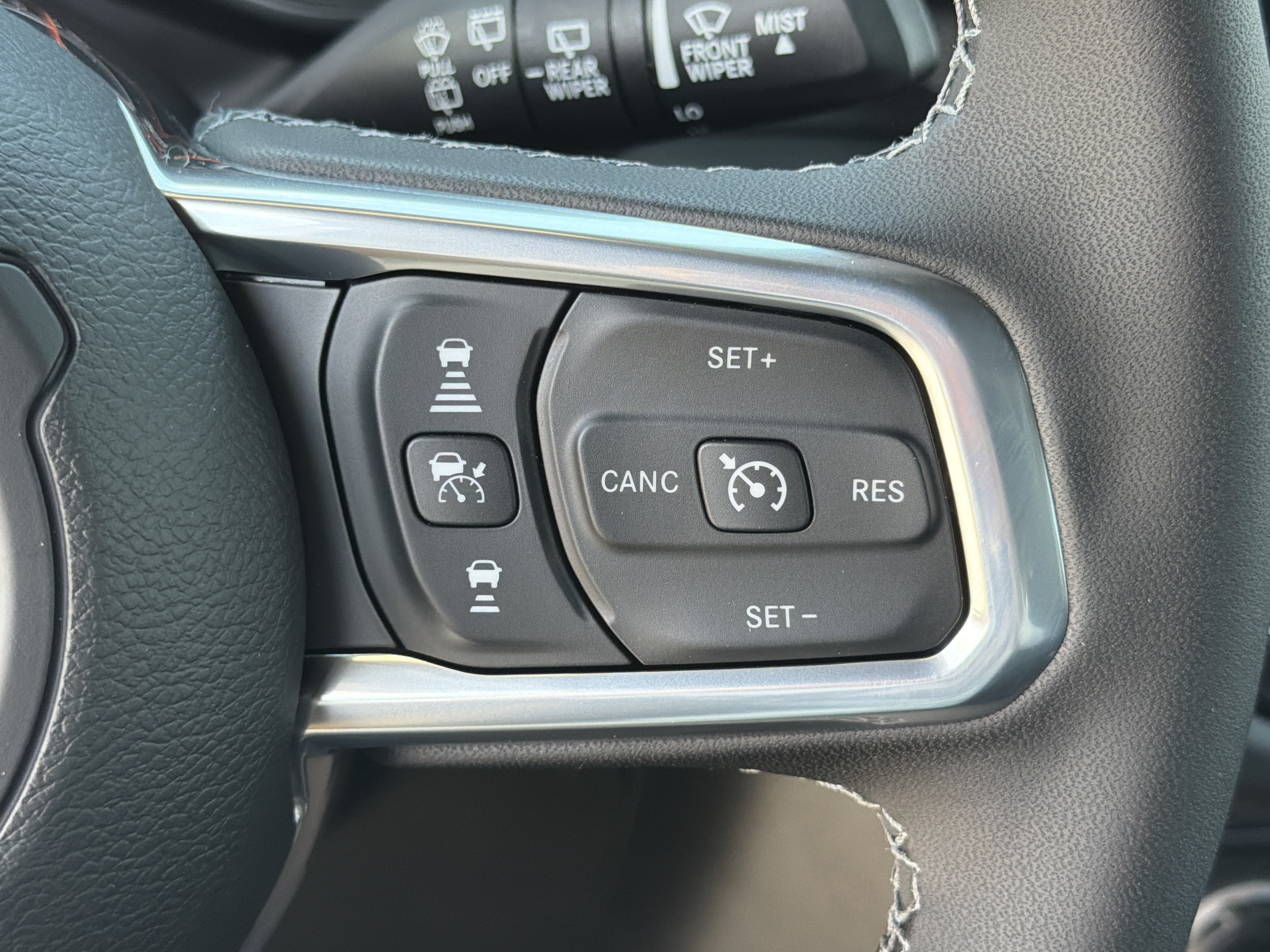 New 2026 Jeep Wrangler Unlimited Sahara AWD/4WD image 25