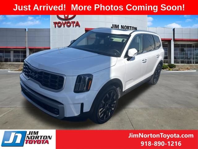 Used 2024 Kia Telluride SX w/ Towing Package image 2