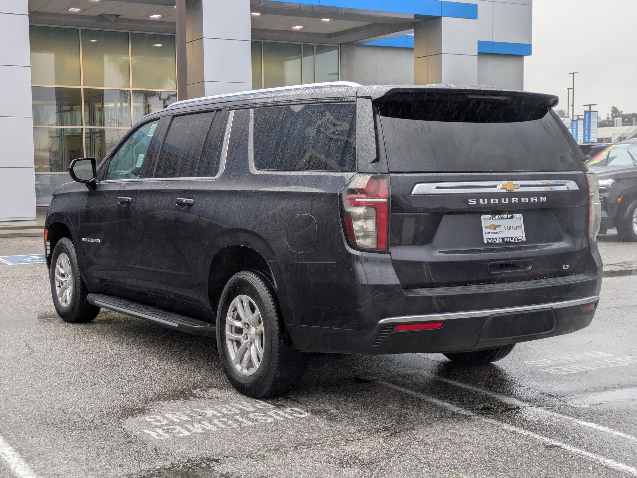 Certified 2023 Chevrolet Suburban LT image 7