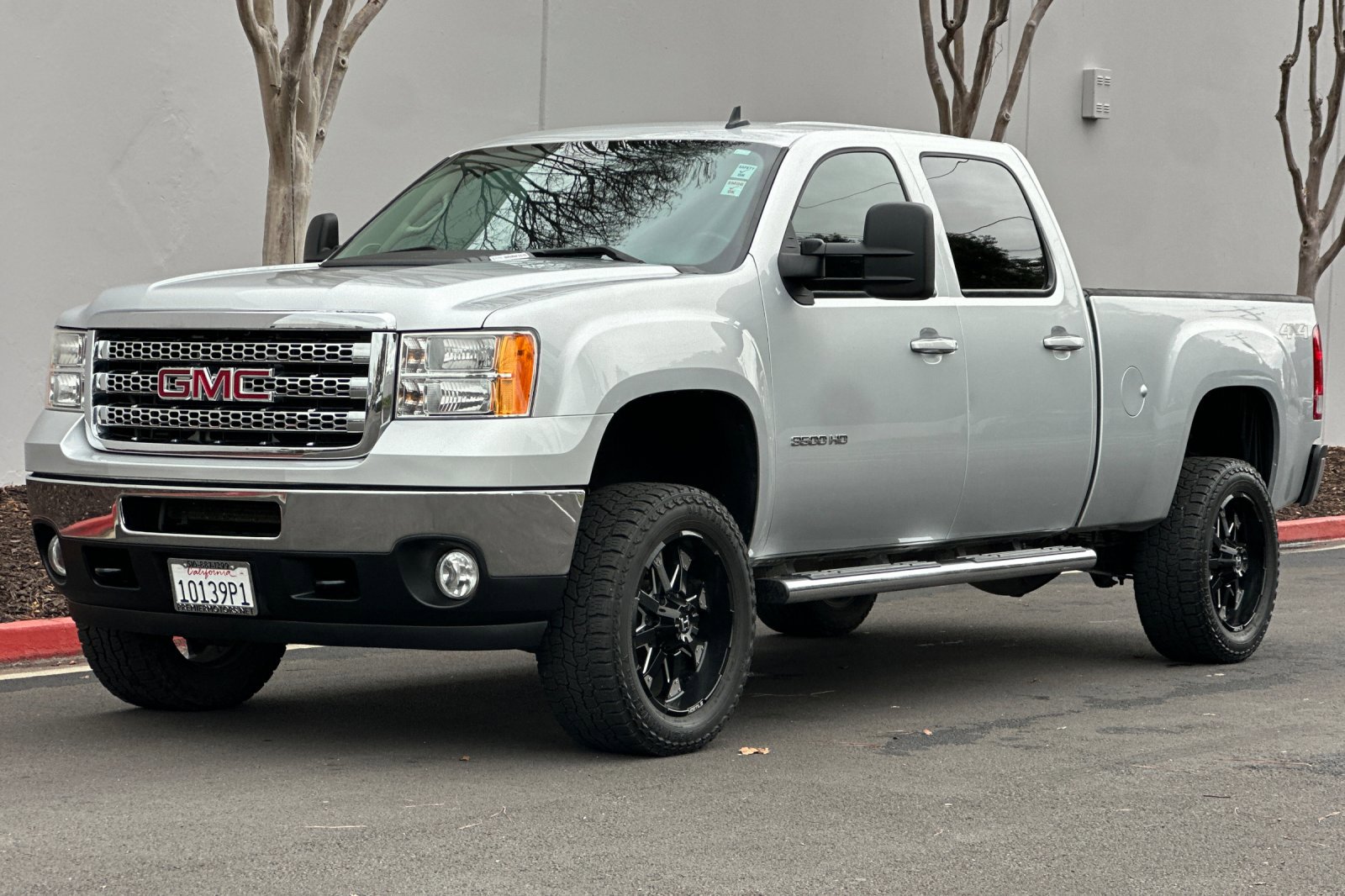Used 2014 GMC Sierra 3500 SLT w/ SLT Convenience Package image 8