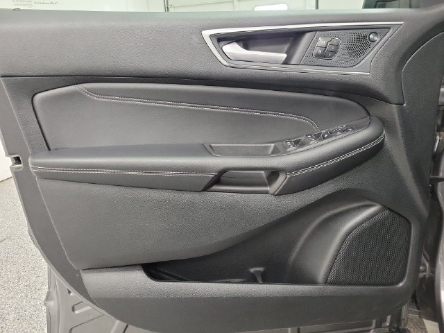 Certified 2024 Ford Edge Titanium AWD/4WD image 17