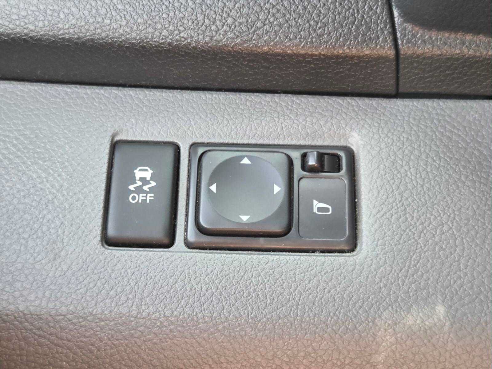 Used 2015 Nissan NV200 SV w/ Technology Package FWD image 36