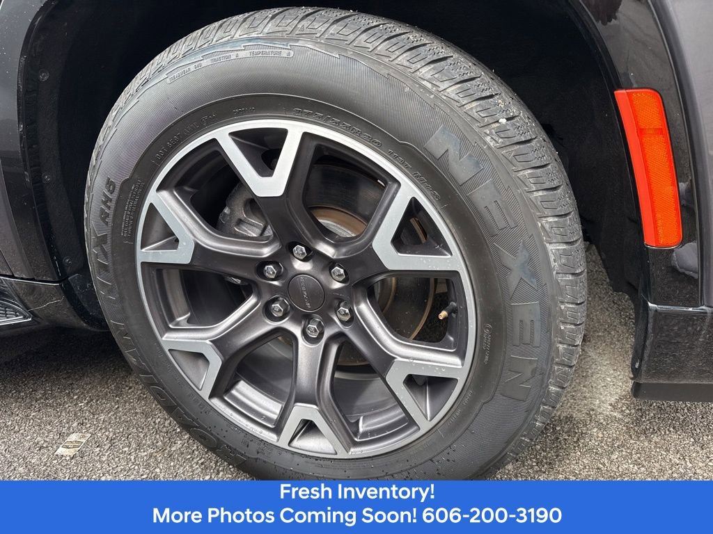 Used 2023 Jeep Wagoneer Series III w/ Preferred Equipment Group image 10