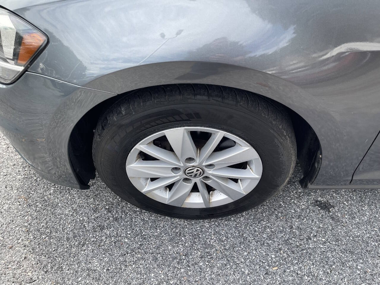 Used 2018 Volkswagen Golf S FWD image 31