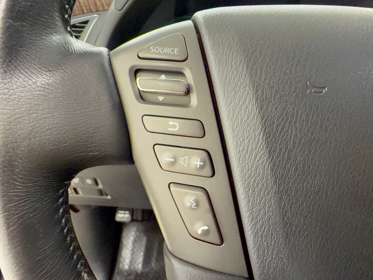 Used 2020 Nissan Armada SL w/ Premium Package RWD image 18