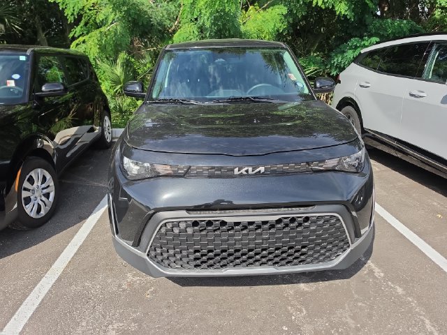 Certified 2025 Kia Soul LX FWD image 2