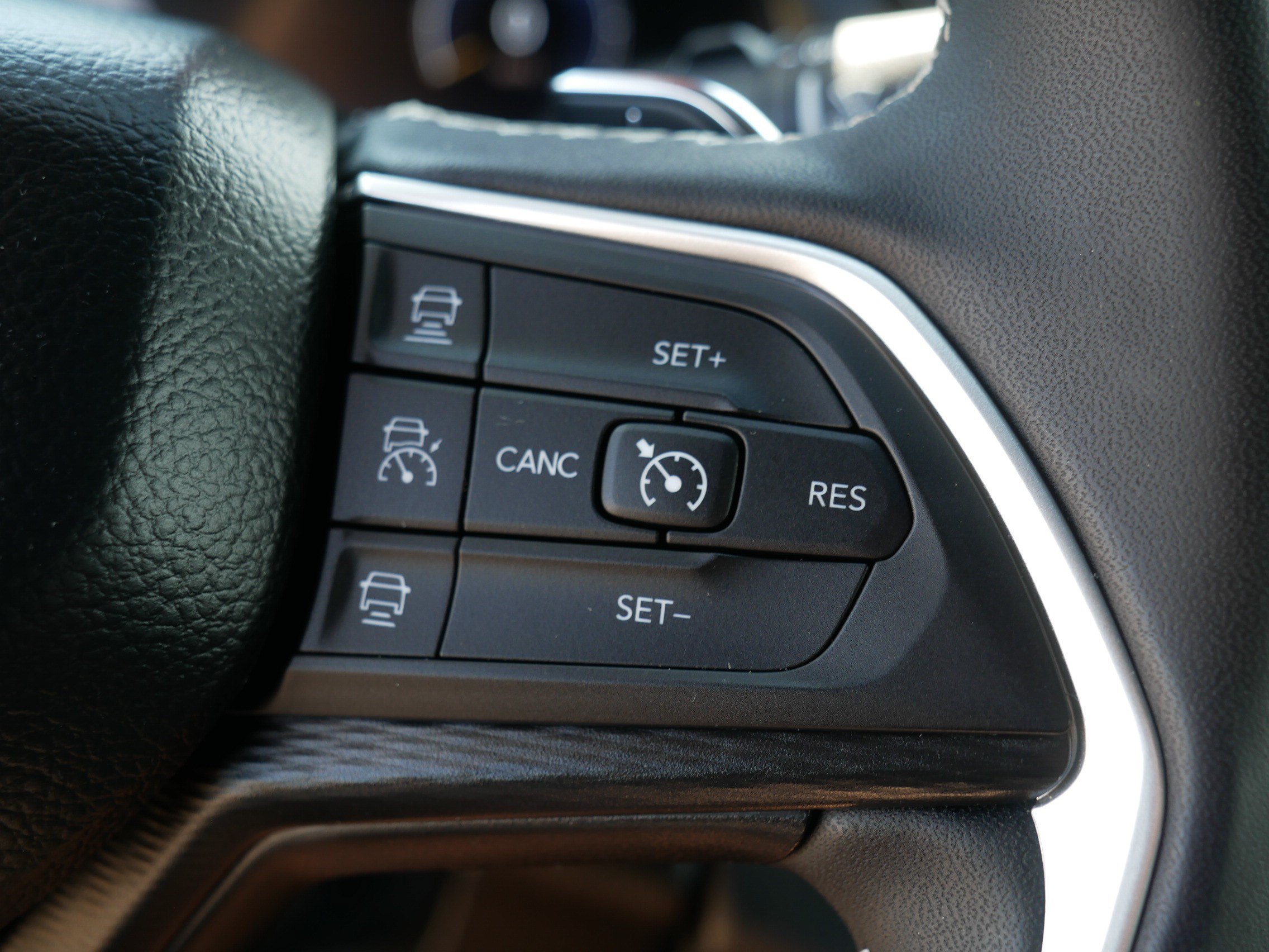 Used 2024 Jeep Grand Cherokee L Altitude AWD/4WD image 29