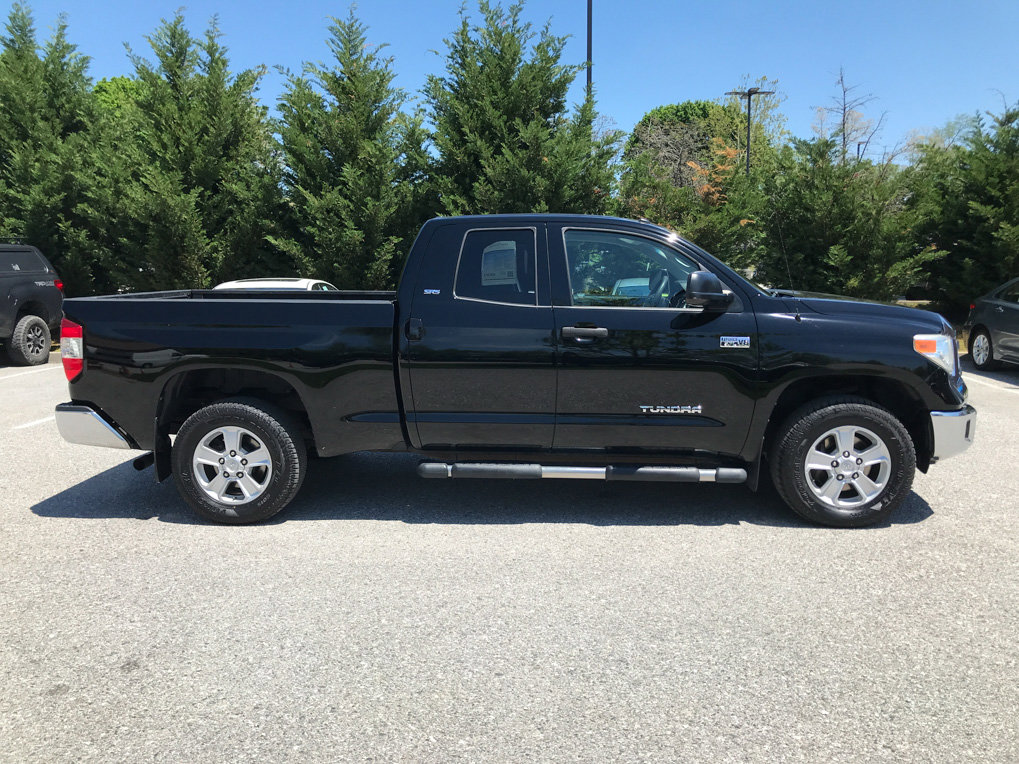 Used 2015 Toyota Tundra SR5 w/ SR5 Upgrade Package AWD/4WD image 8