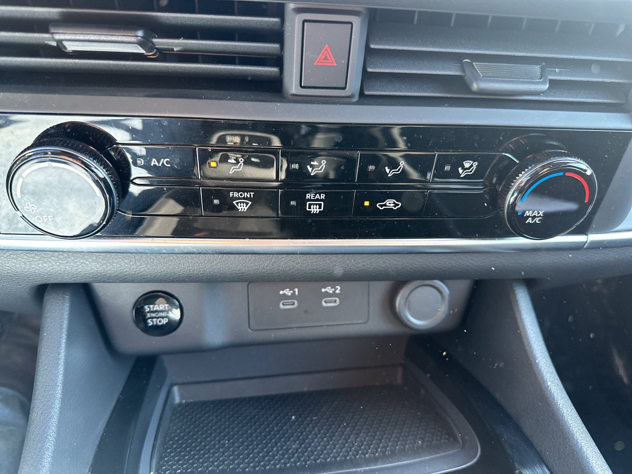 Used 2025 Nissan Rogue S AWD/4WD image 23