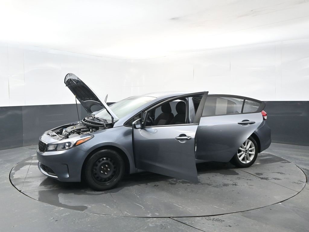 Used 2017 Kia Forte S image 31