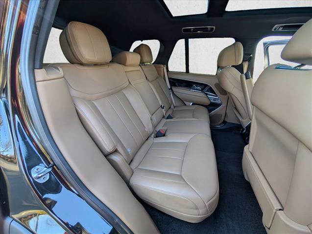 Used 2023 Land Rover Range Rover SE image 20