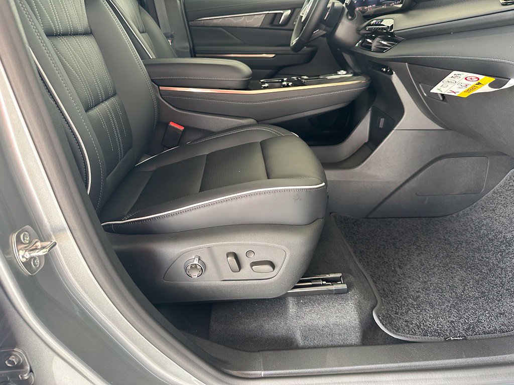New 2026 Buick Enclave Avenir w/ Super Cruise Package FWD image 42