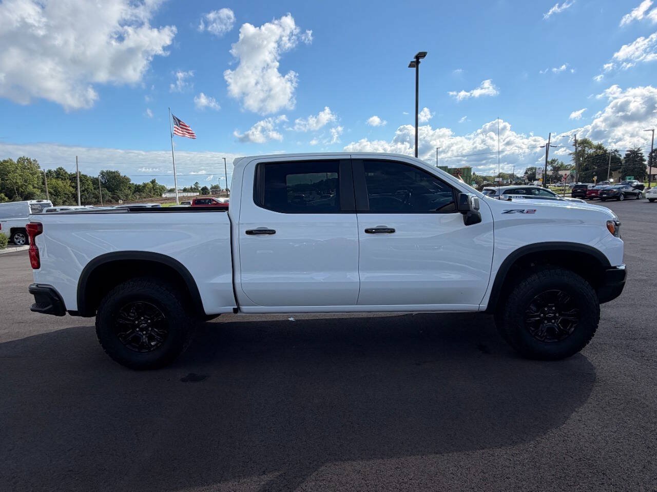 Used 2022 Chevrolet Silverado 1500 ZR2 w/ Technology Package AWD/4WD image 6