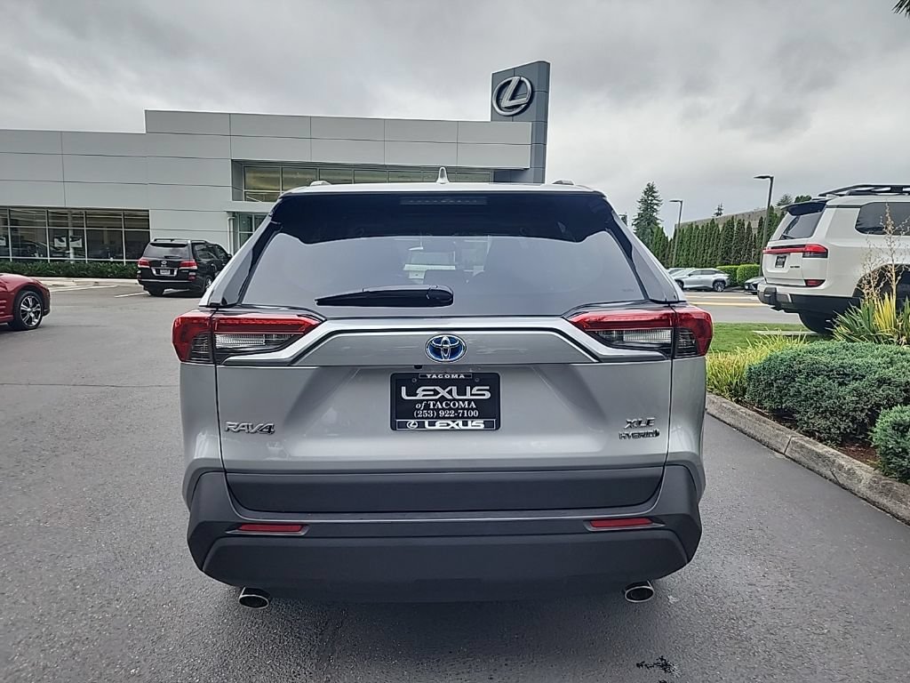 Used 2021 Toyota RAV4 XLE w/ Convenience Package AWD/4WD image 6
