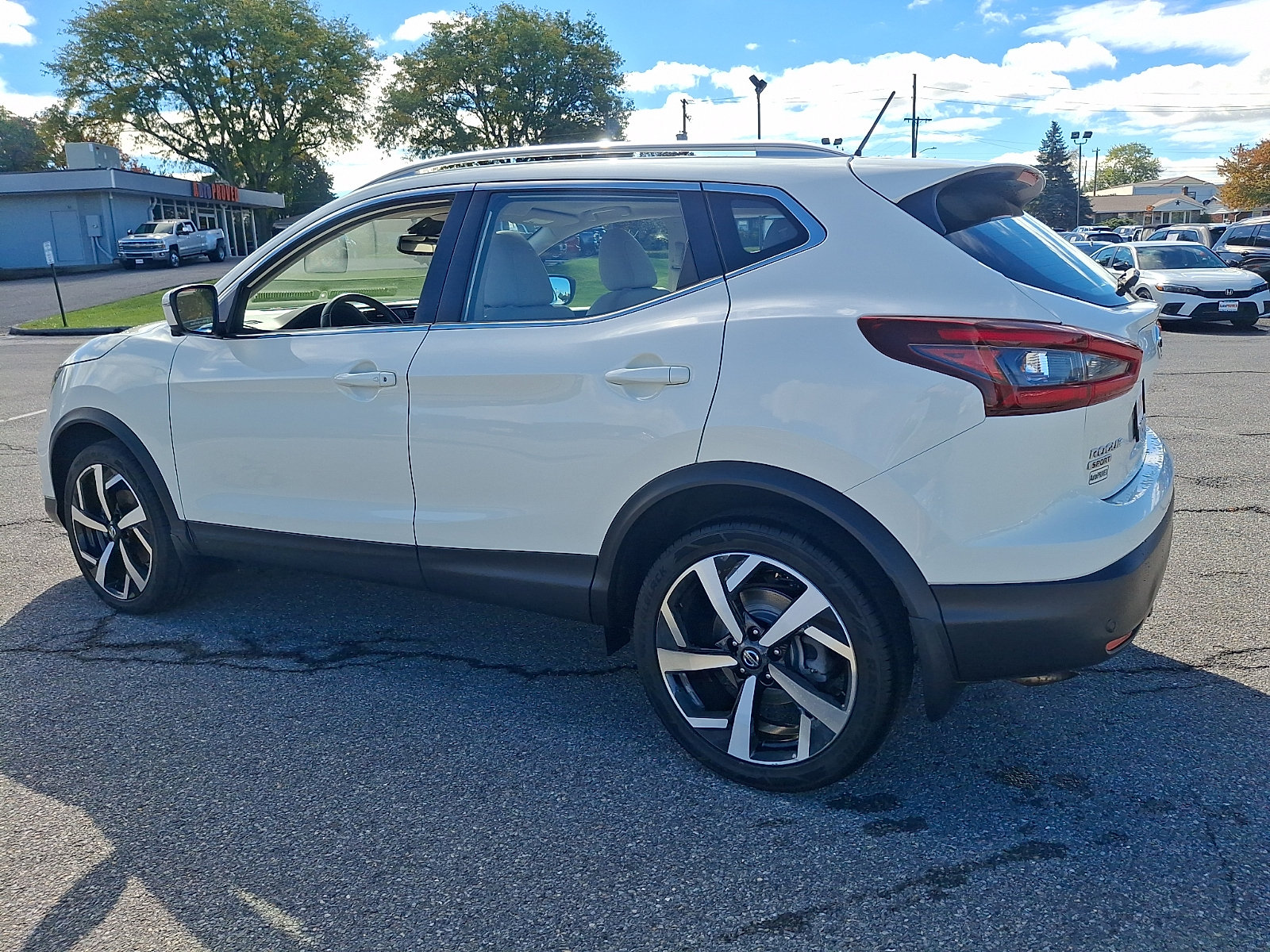 Used 2020 Nissan Rogue Sport SL w/ Premium Package AWD/4WD image 4
