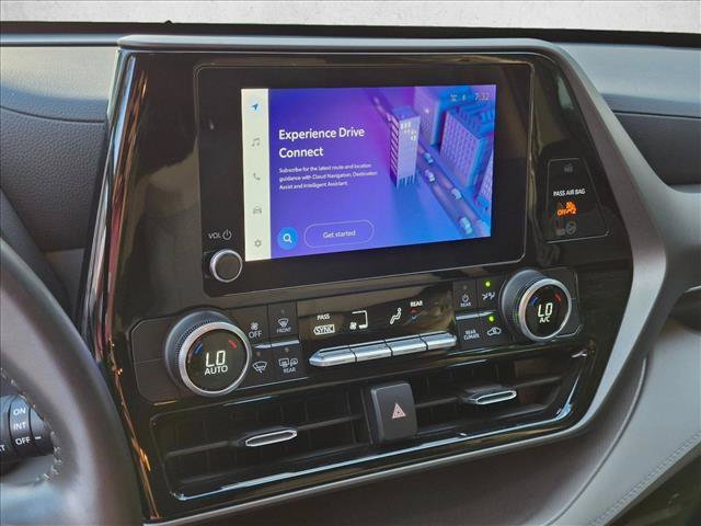 Certified 2024 Toyota Highlander LE FWD image 12