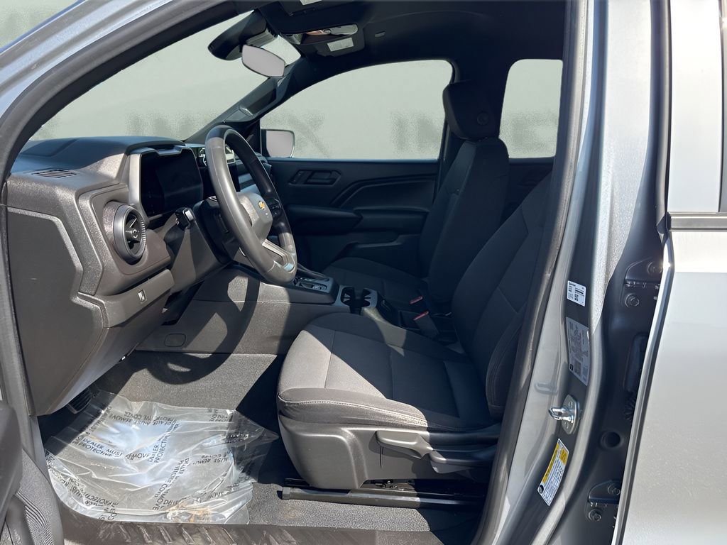 Used 2023 Chevrolet Colorado W/T image 9