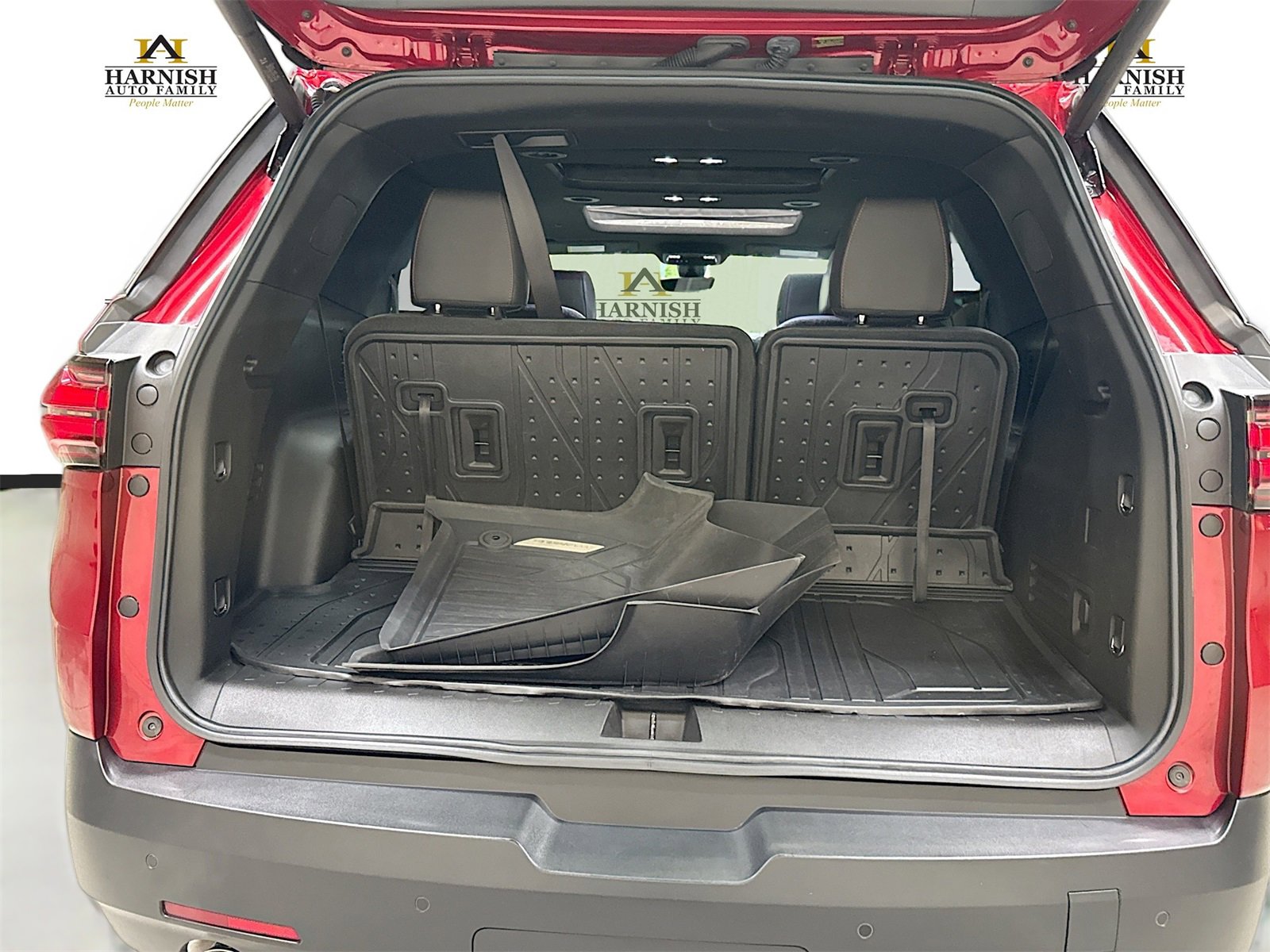 Used 2023 Chevrolet Traverse RS w/ LPO, Floor Liner Package image 29