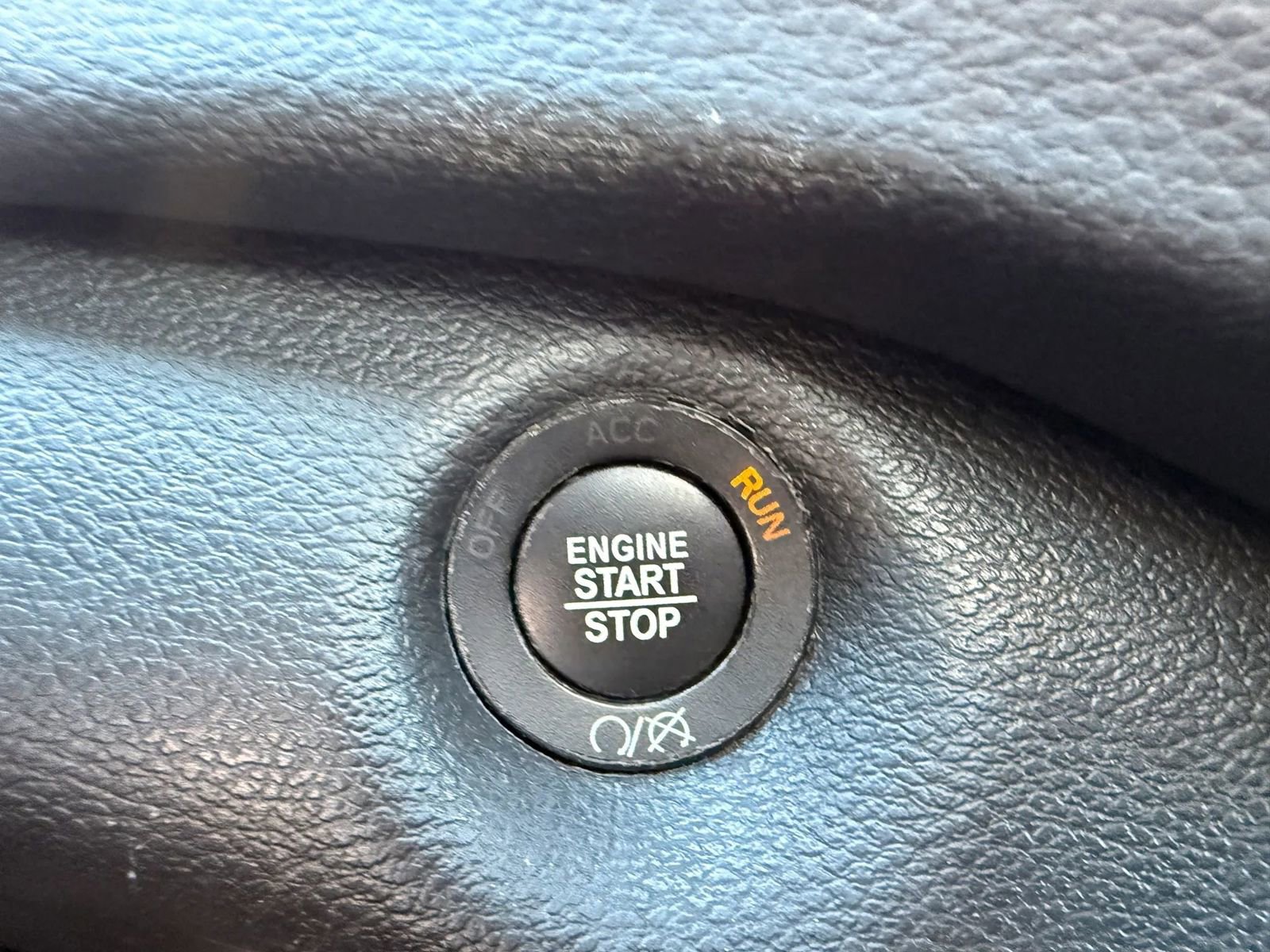 Used 2019 Jeep Cherokee Limited AWD/4WD image 19