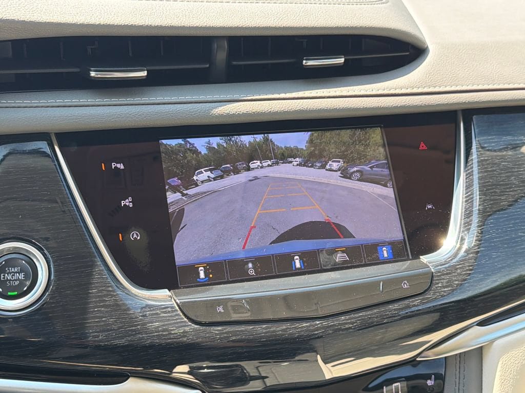 Certified 2024 Cadillac XT6 Premium Luxury w/ Technology Package AWD/4WD image 8