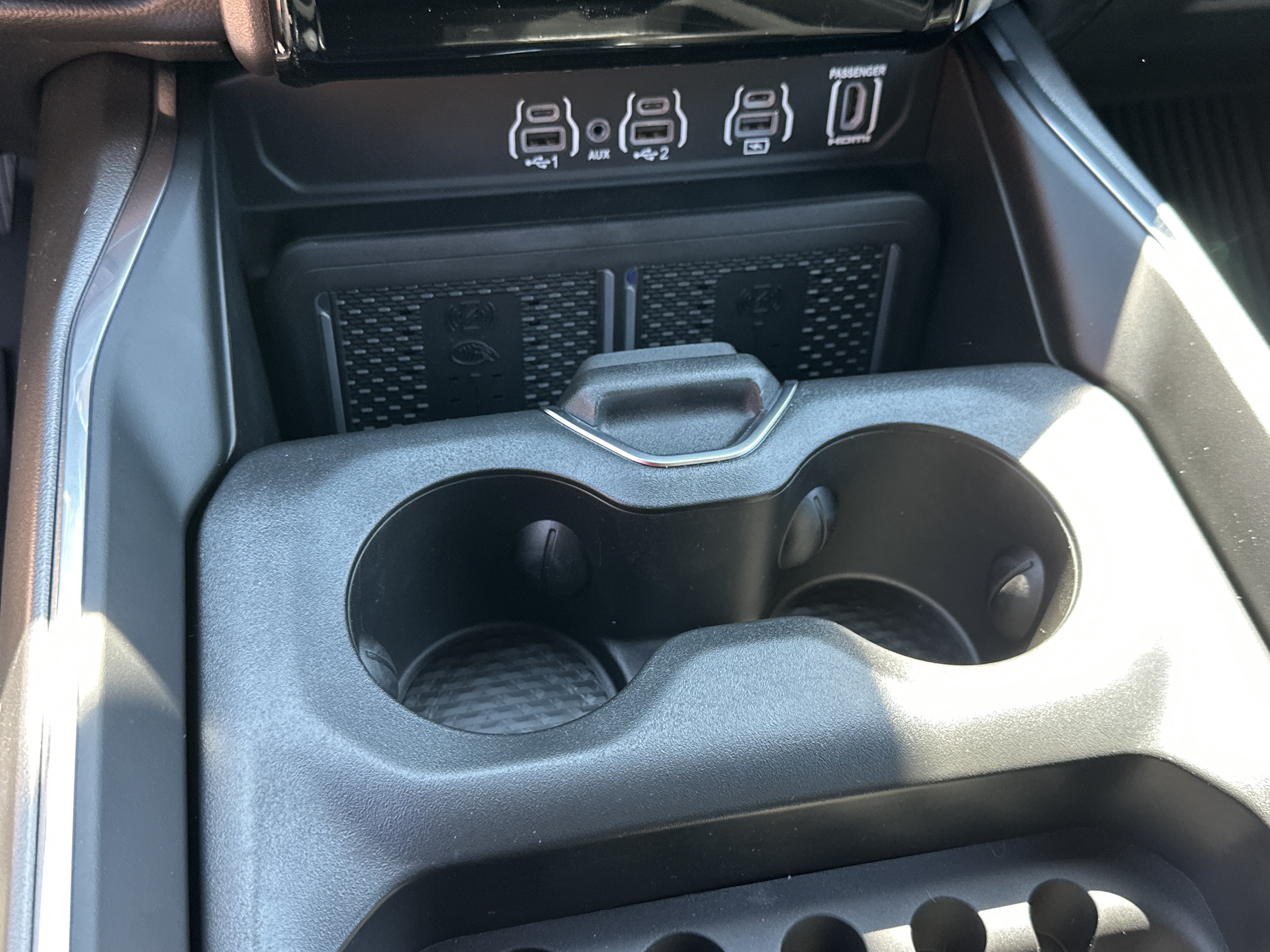 New 2026 RAM 1500 Laramie w/ Night Edition AWD/4WD image 4