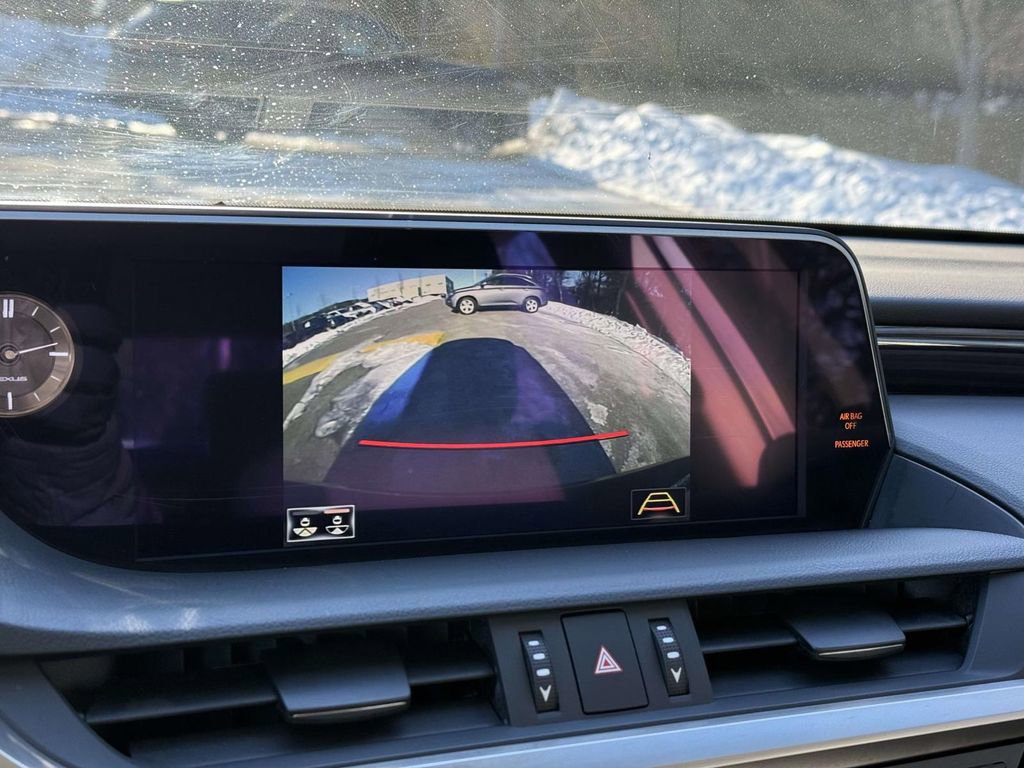 Used 2020 Lexus ES 300h w/ Accessory Package image 11