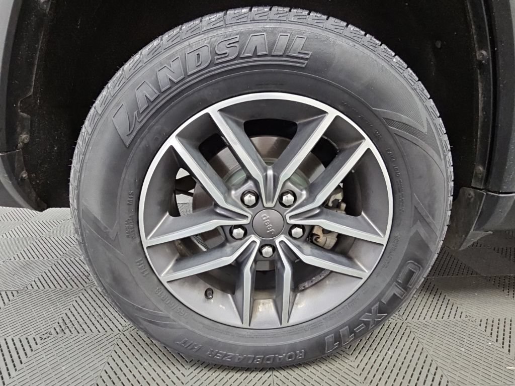 Used 2019 Jeep Grand Cherokee Limited AWD/4WD image 51