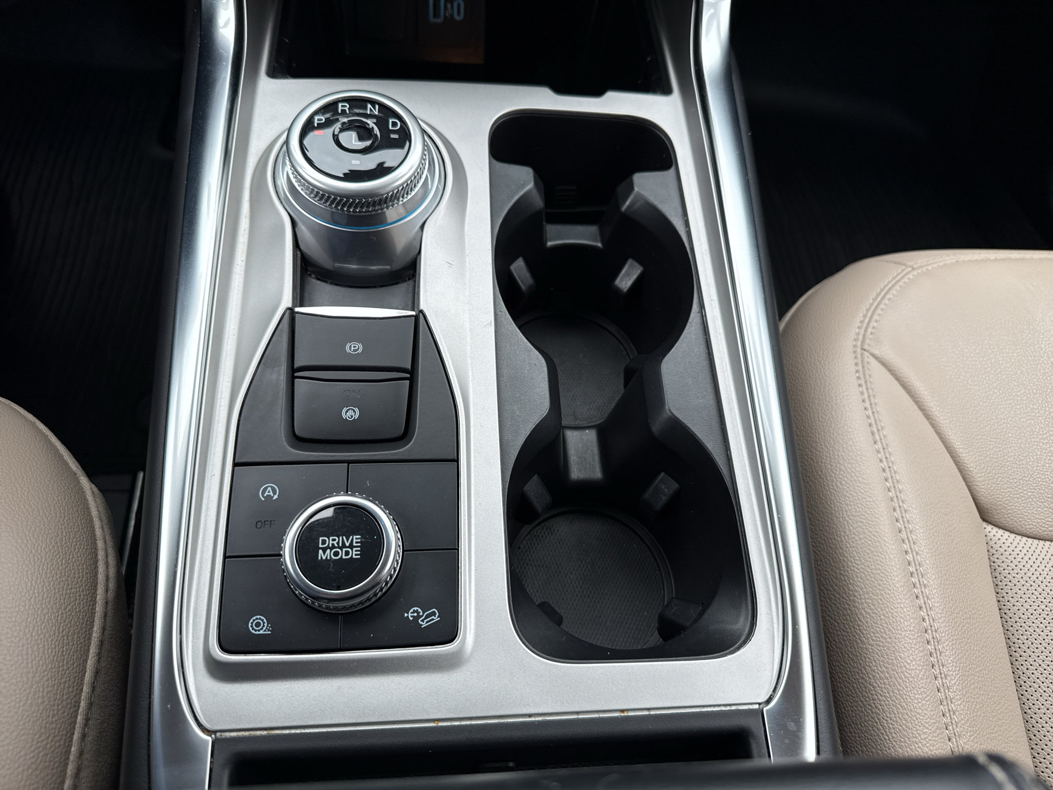 Used 2023 Ford Explorer Limited w/ Limited Technology Package AWD/4WD image 19