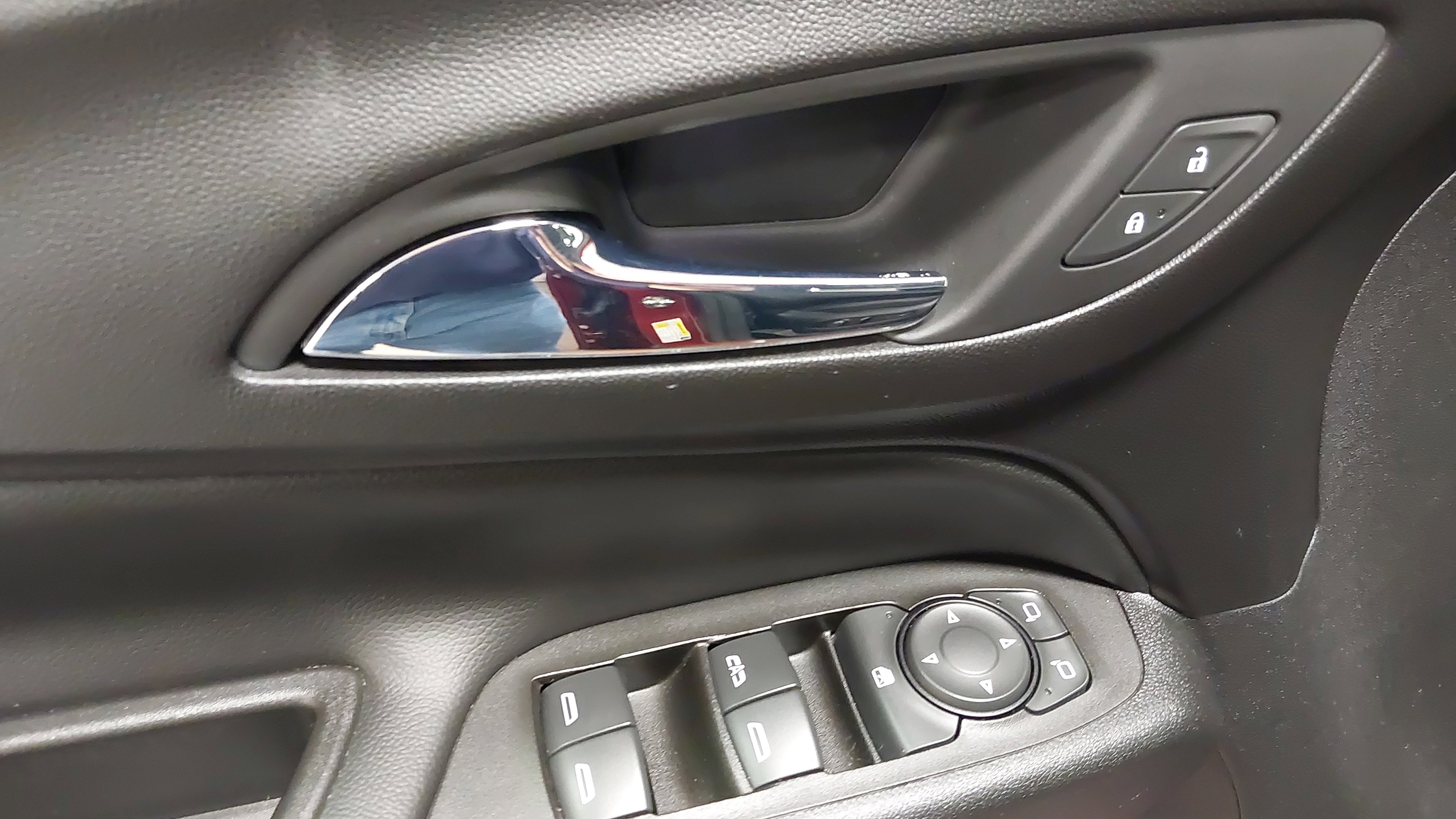 Used 2020 Chevrolet Equinox LT image 25