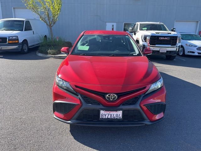 Used 2022 Toyota Camry SE video 2