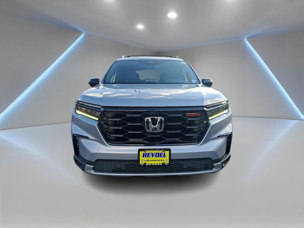 Used 2023 Honda Pilot TrailSport image 2