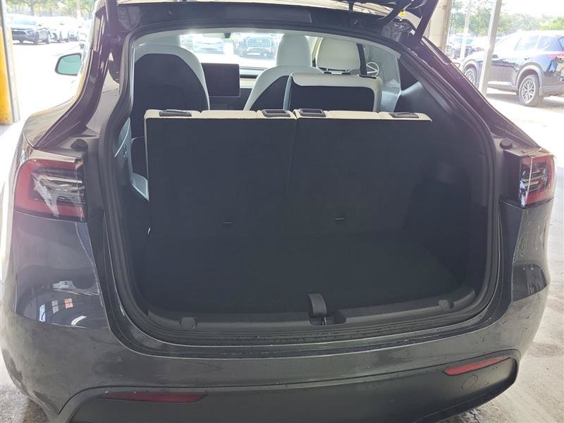 Used 2023 Tesla Model Y Long Range AWD/4WD image 6