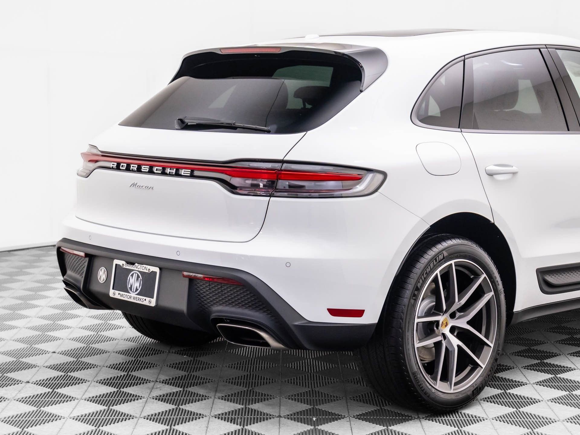 Certified 2026 Porsche Macan image 35