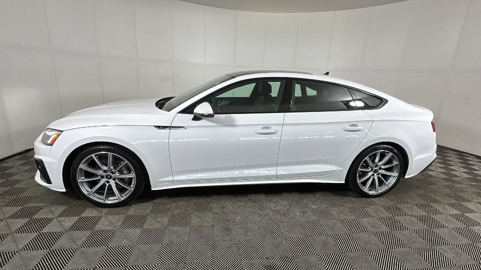 Used 2025 Audi A5 2.0T Premium Plus AWD/4WD image 5