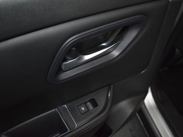 Used 2024 Nissan Rogue SV image 31