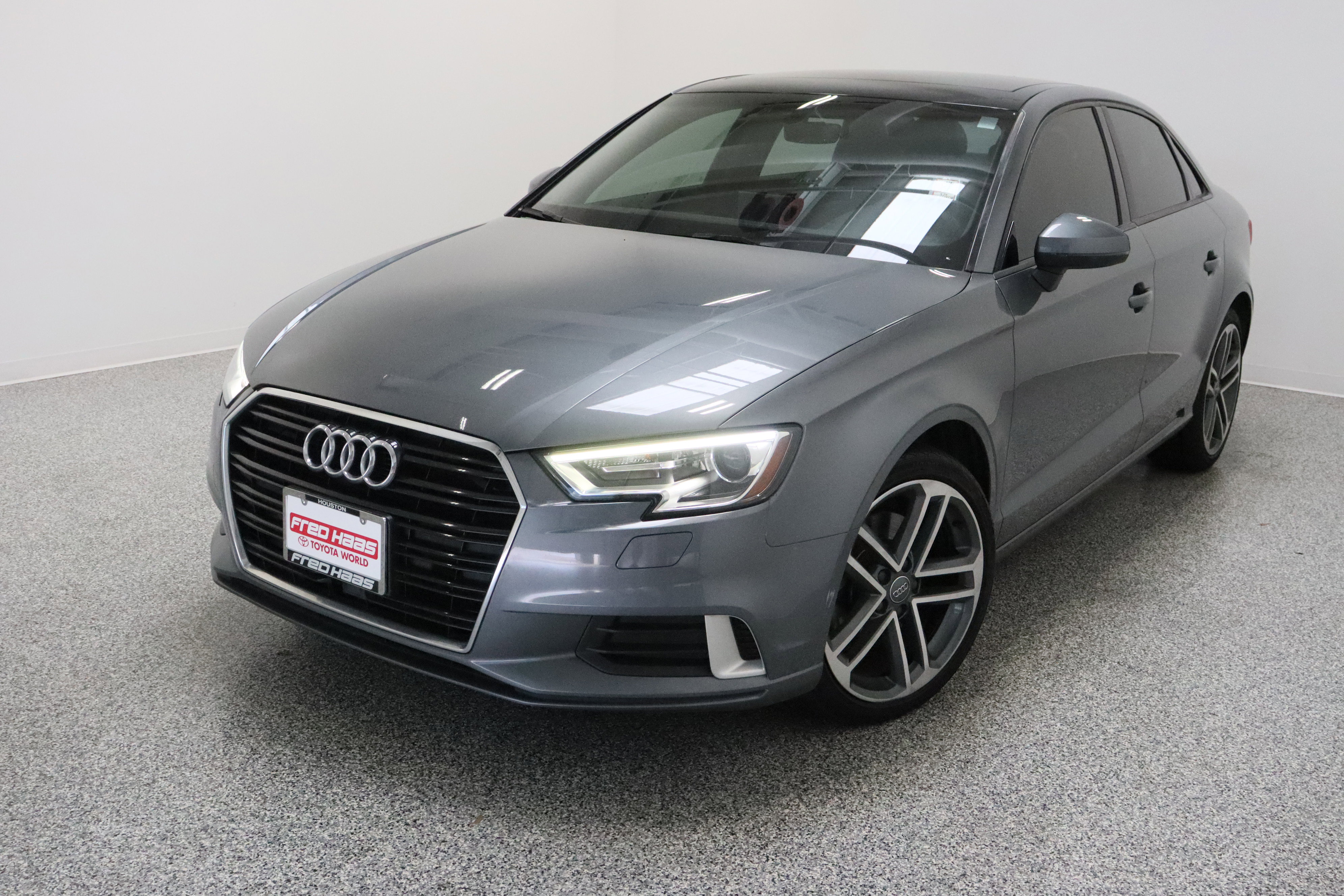 Used 2018 Audi A3 2.0T Premium w/ Convenience Package FWD image 2