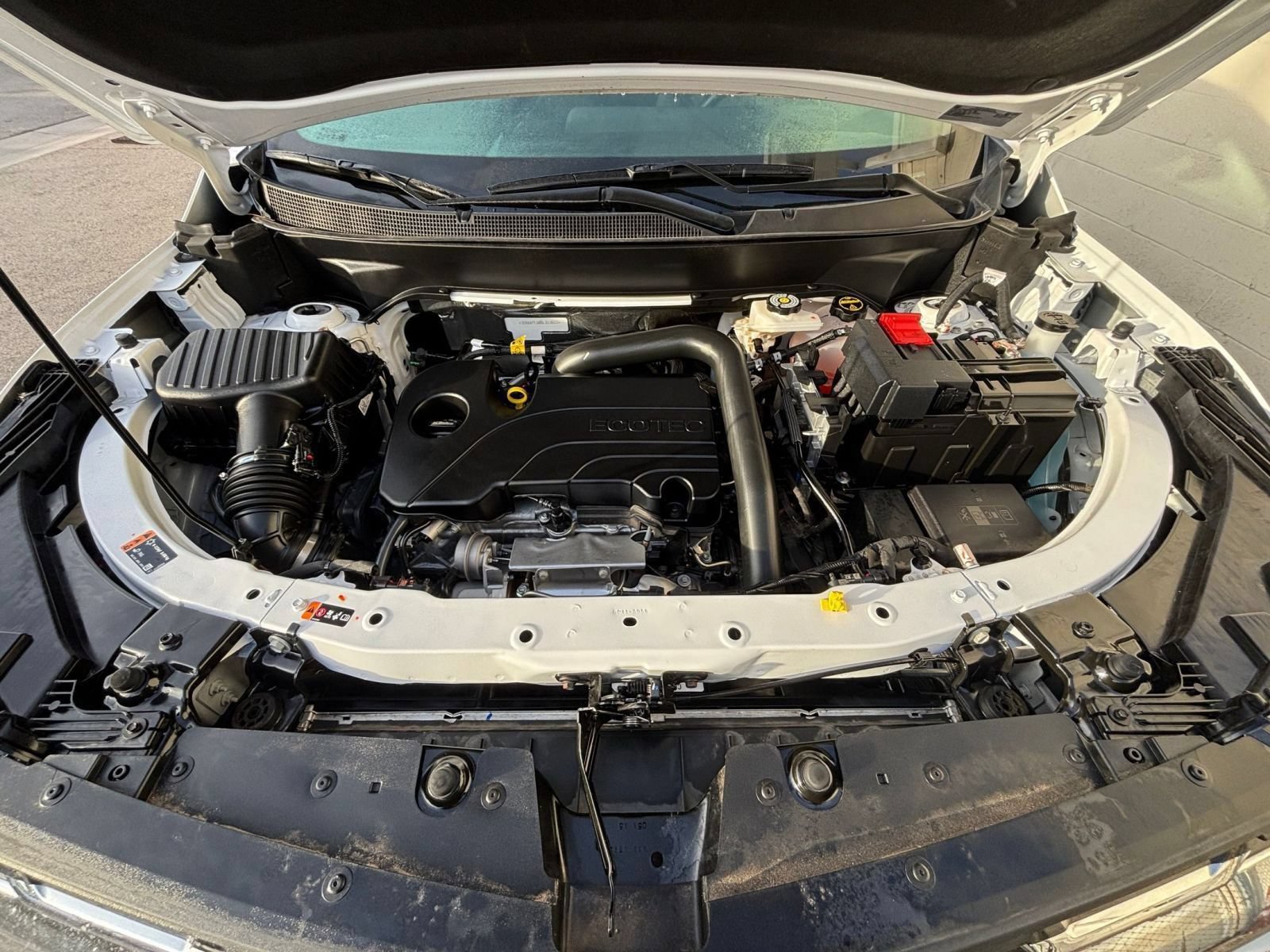 Used 2025 Chevrolet Equinox LT AWD/4WD image 32