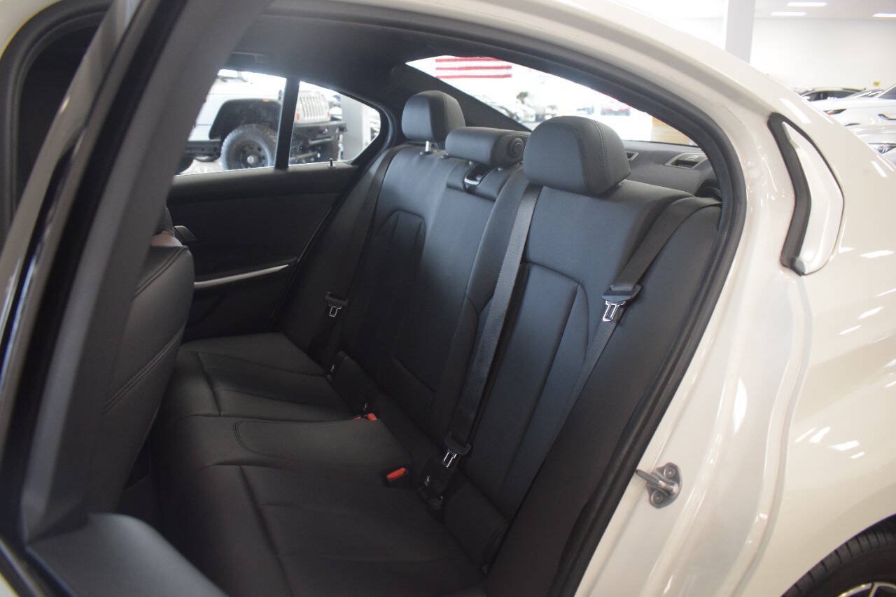 Used 2019 BMW 330i Sedan w/ Driving Assistance Package RWD image 50