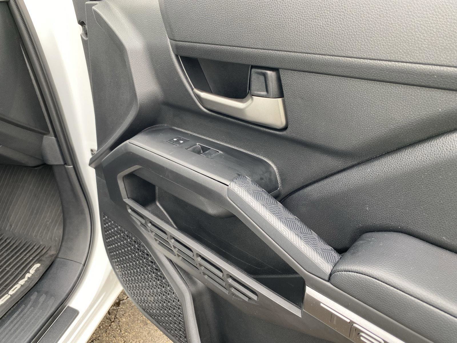 Used 2025 Toyota Tacoma TRD Off-Road image 32