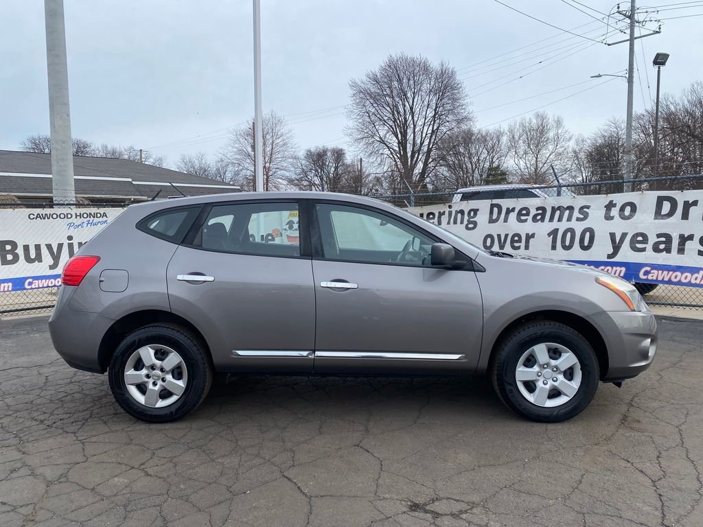 Used 2015 Nissan Rogue S image 2