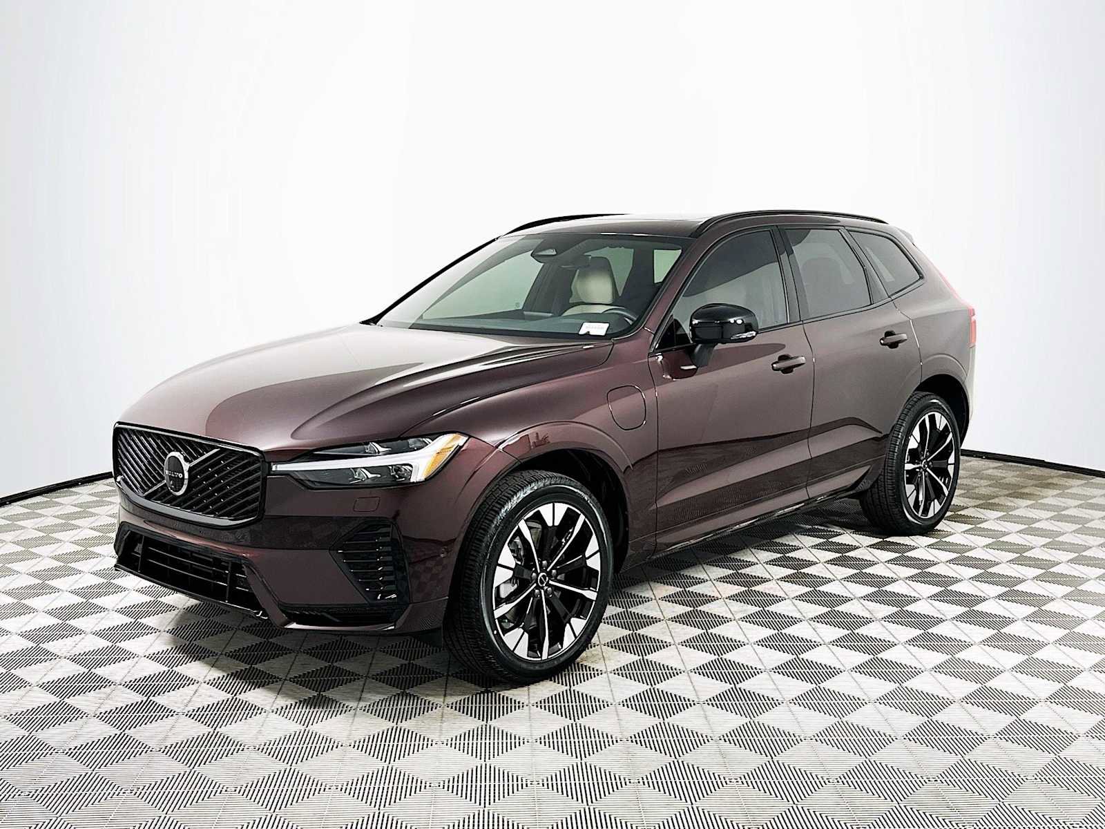 New 2026 Volvo XC60 T8 Plus w/ Protection Package Premier AWD/4WD image 3