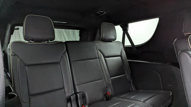 Used 2023 Chevrolet Suburban Premier image 19