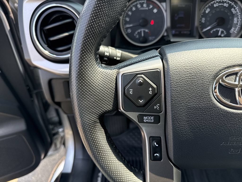 Used 2018 Toyota Tacoma SR5 AWD/4WD image 21
