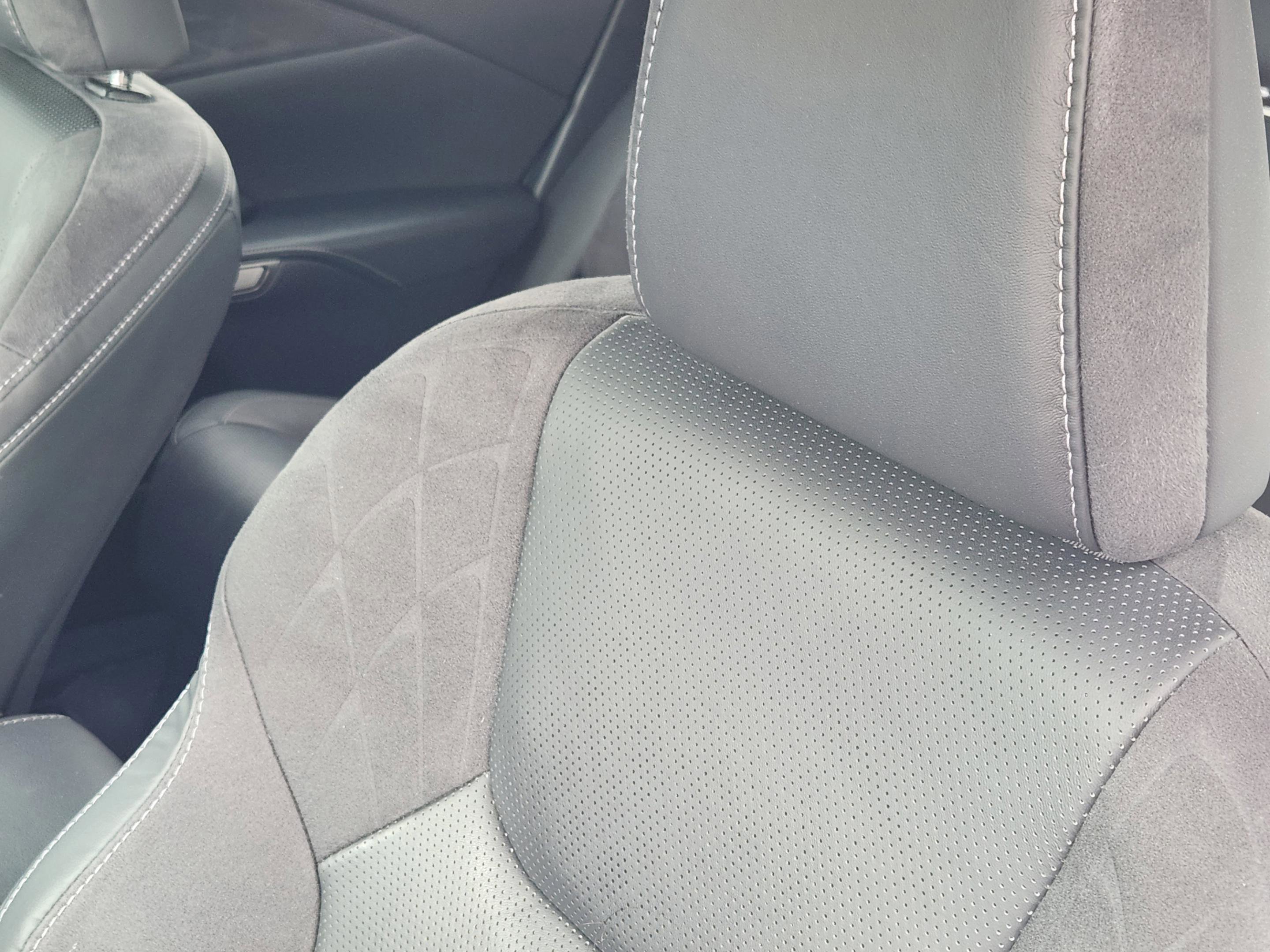Certified 2023 Lexus RX 350 w/ Cold Area Package image 7