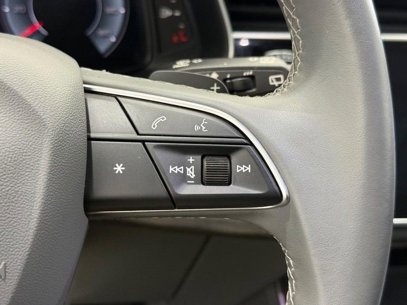 Used 2021 Audi Q8 Prestige image 16