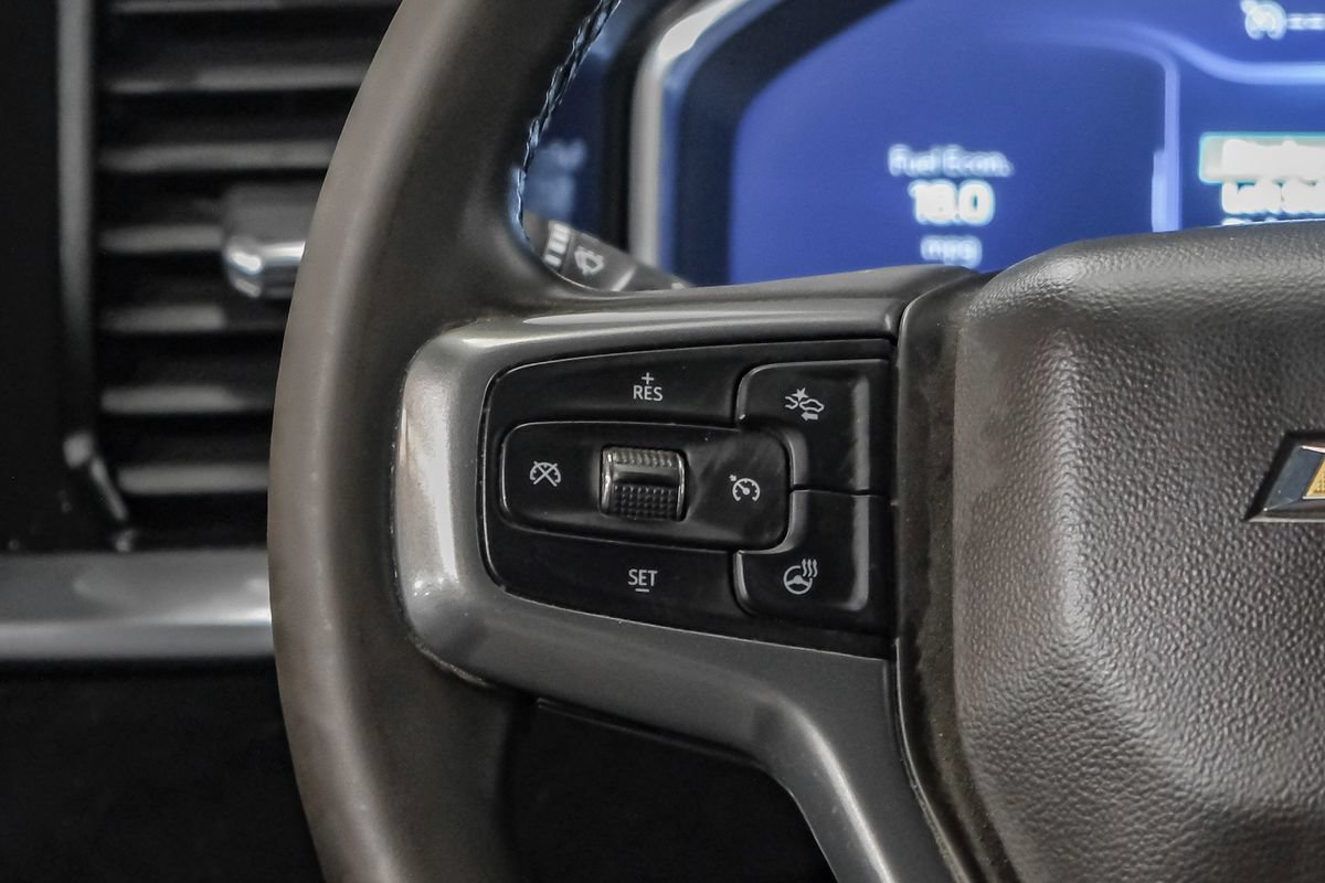 Used 2023 Chevrolet Silverado 1500 LT w/ Z71 Off-Road Package AWD/4WD image 16