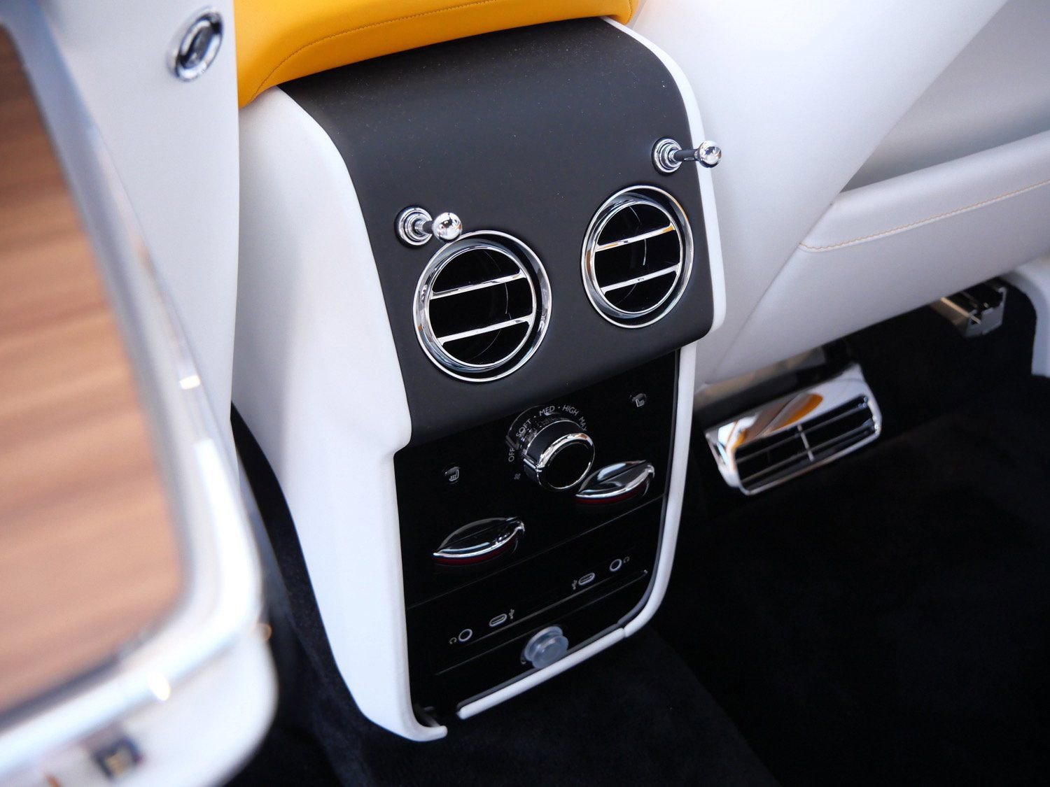 New 2026 Rolls-Royce Cullinan image 27