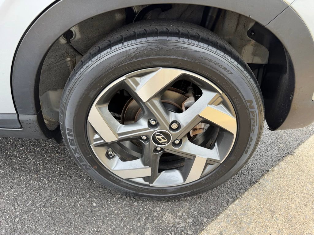 Used 2021 Hyundai Venue SEL w/ Cargo Package image 13