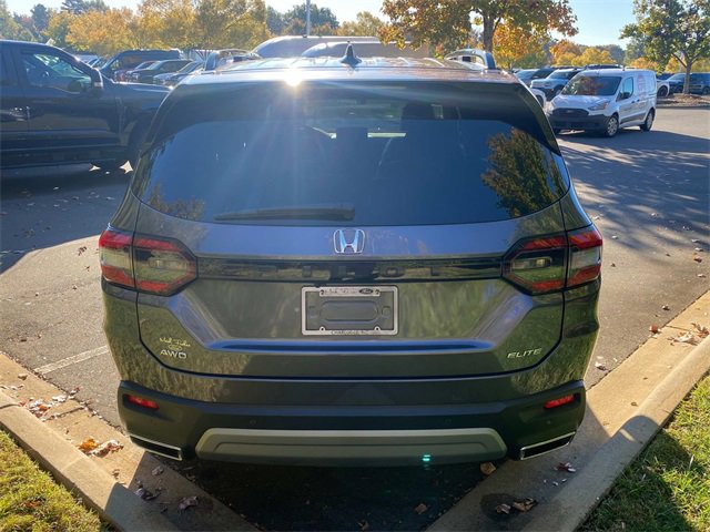 Used 2025 Honda Pilot Elite image 32