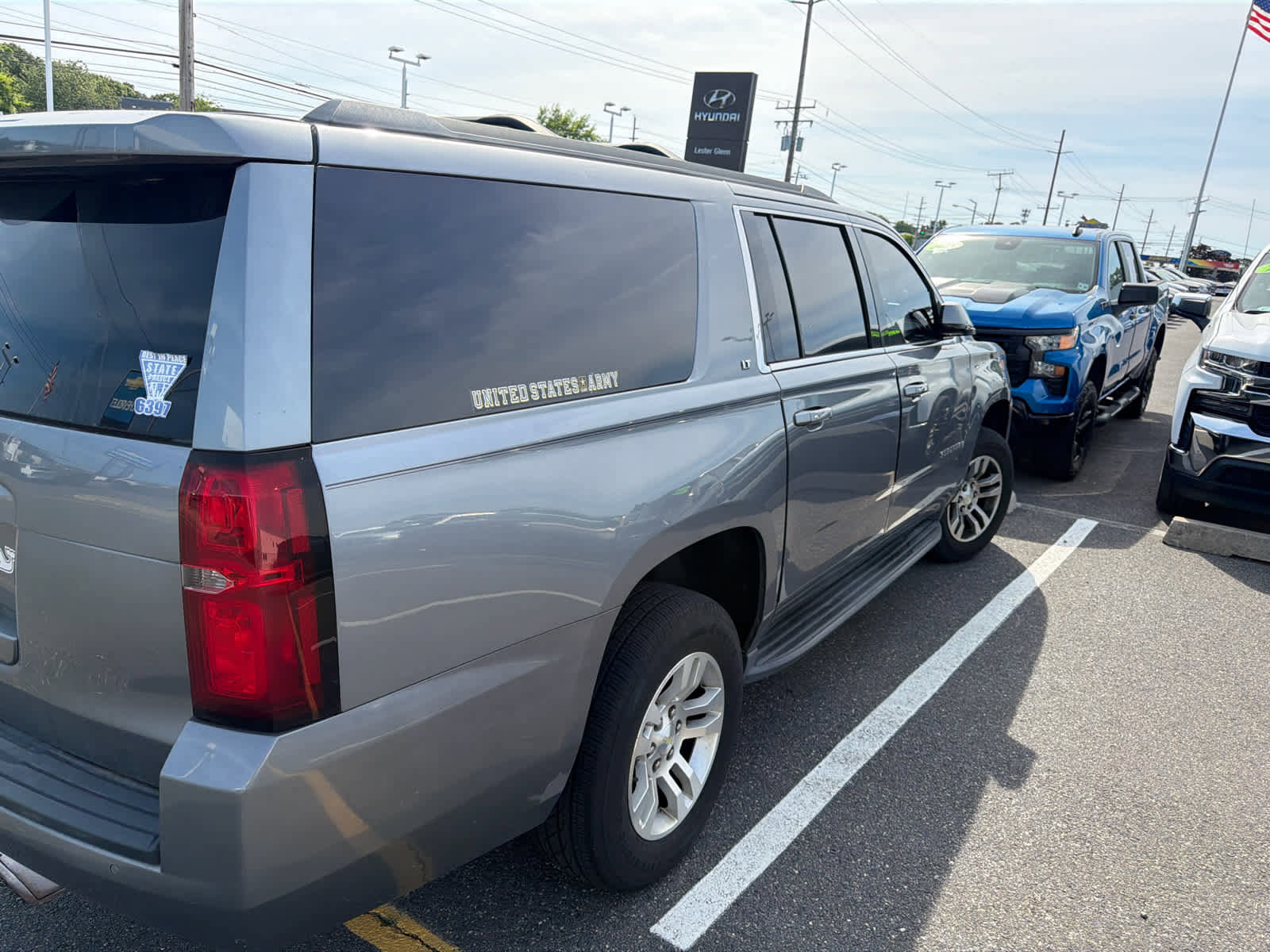 Used 2019 Chevrolet Suburban LT AWD/4WD image 3